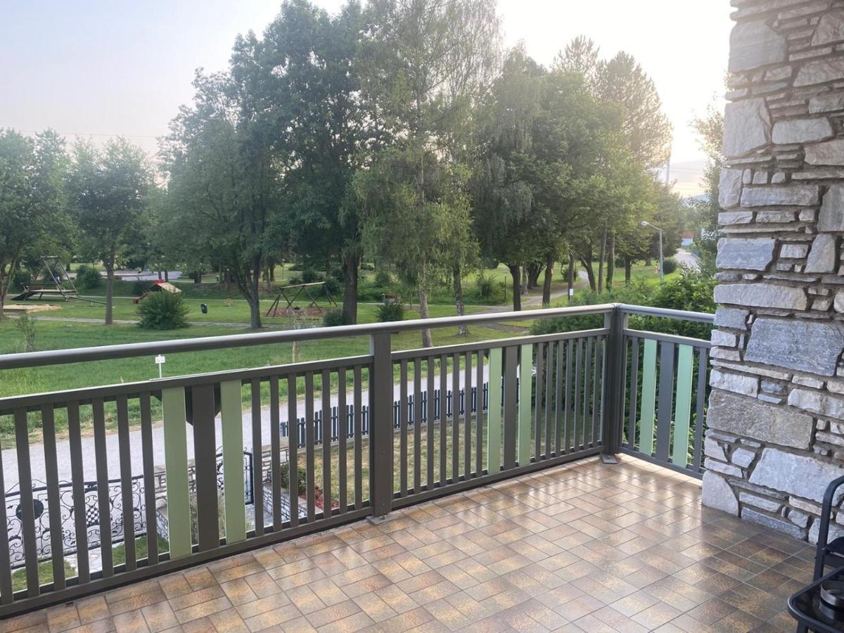Apartment Mit Parkblick Граткорн Екстериор снимка